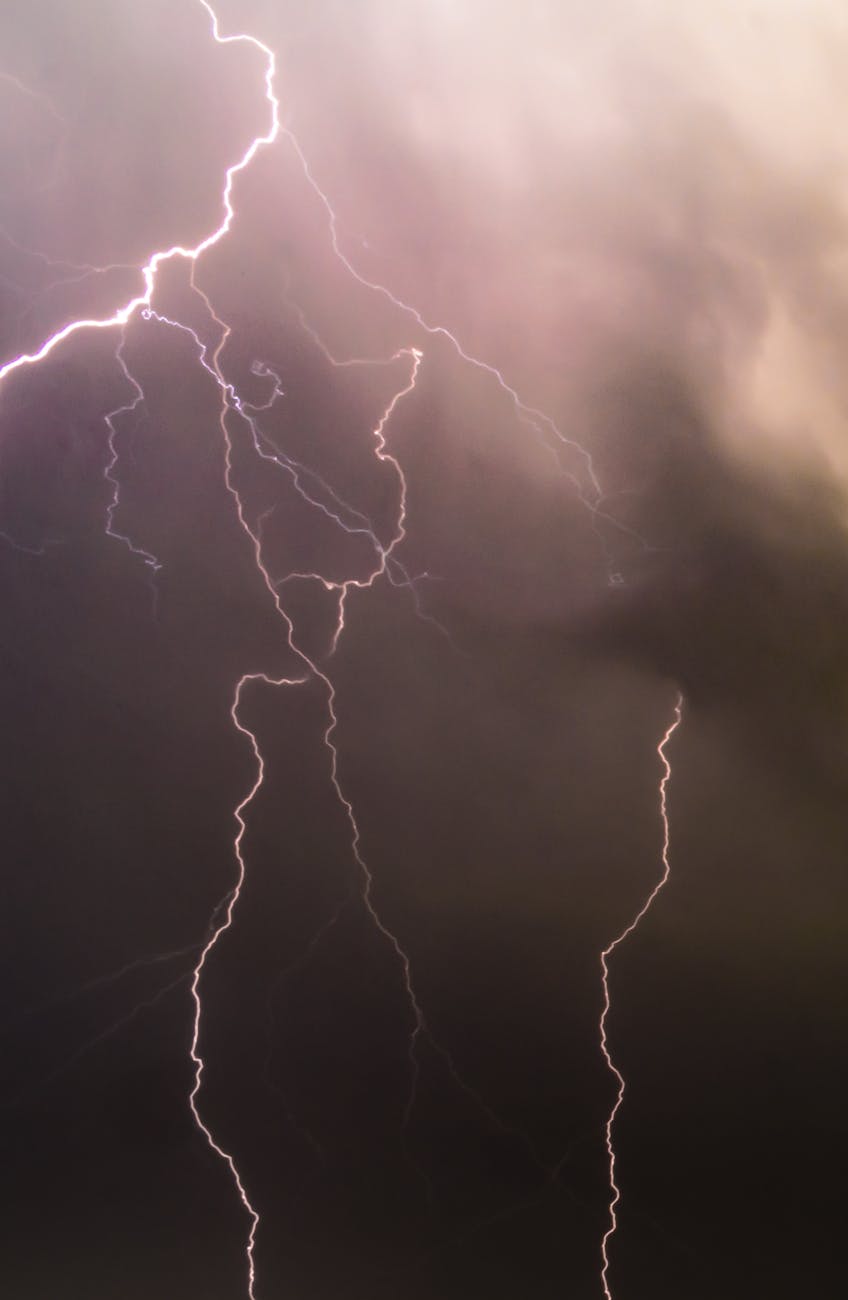 pexels-photo-2947810 lightning bolt